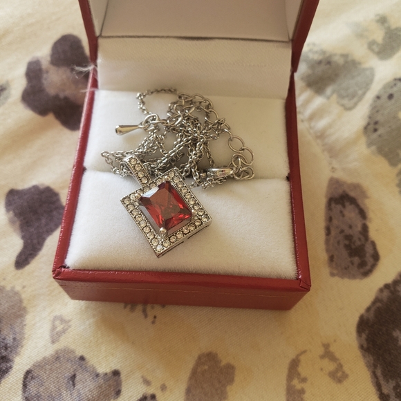 Necklace accessories - Picture 3 of 3